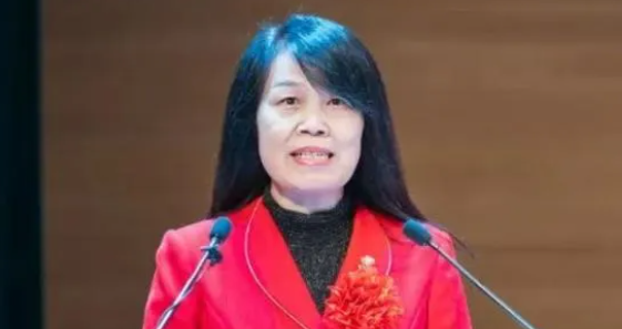 一位女CEO出任大學校長